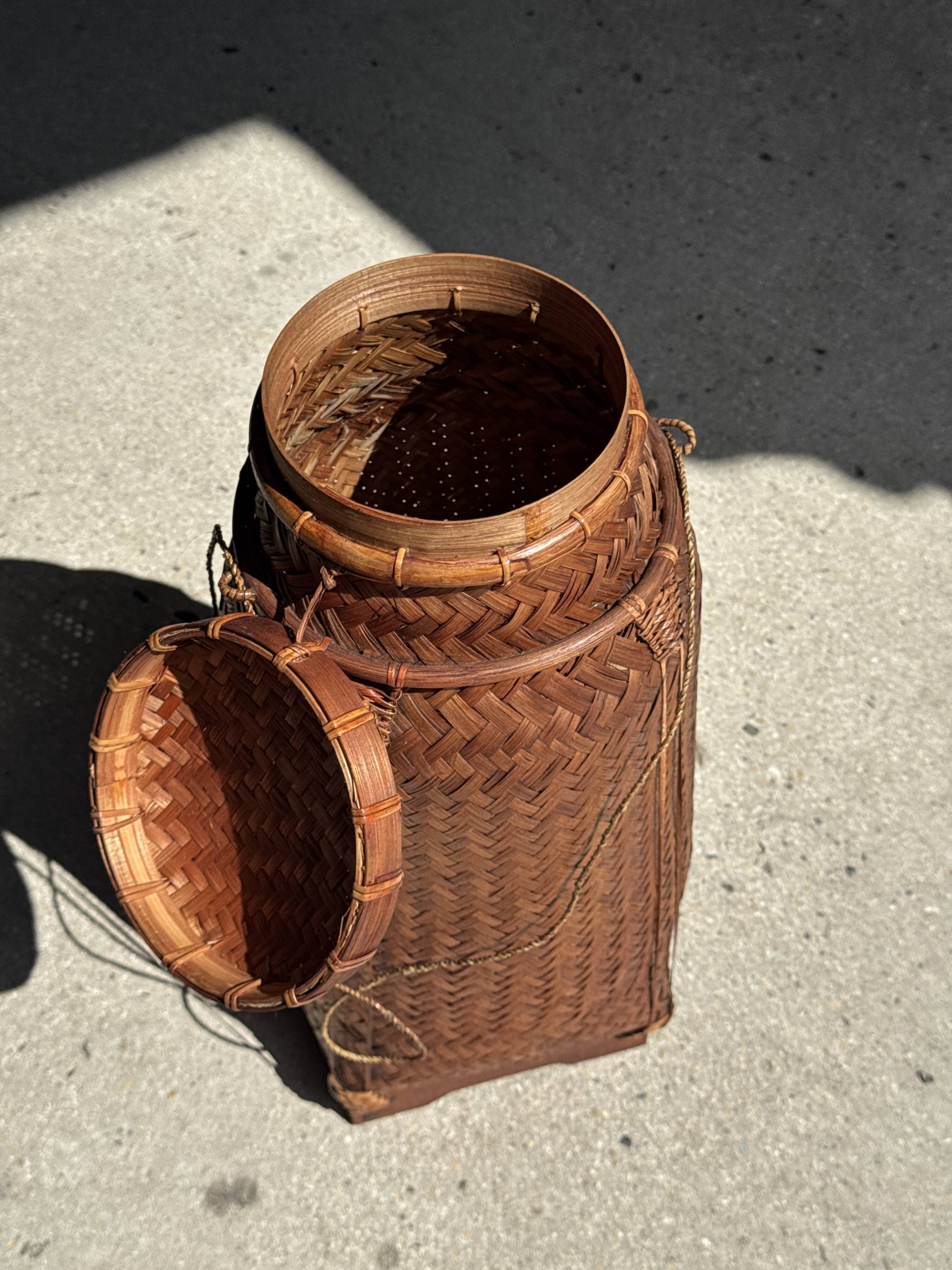 Small traditional Balinese basket with cords H47 D19 0.5kg