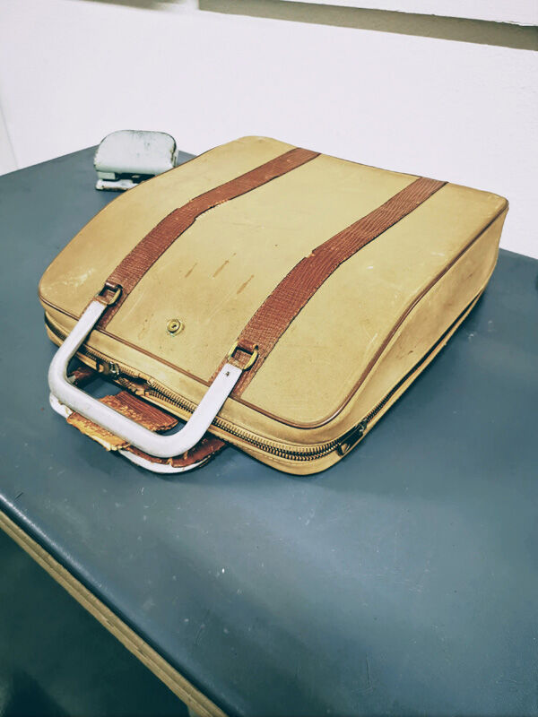 Olivetti Typewriter Lettera 22