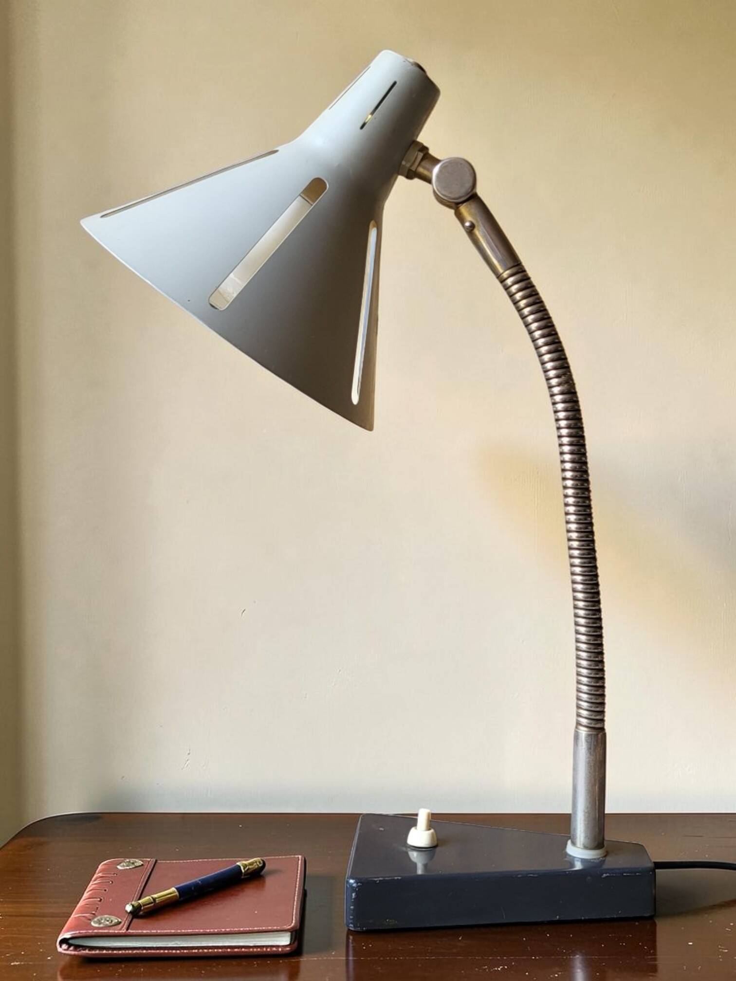 Zonneserie desk lamp - Hala Zeist