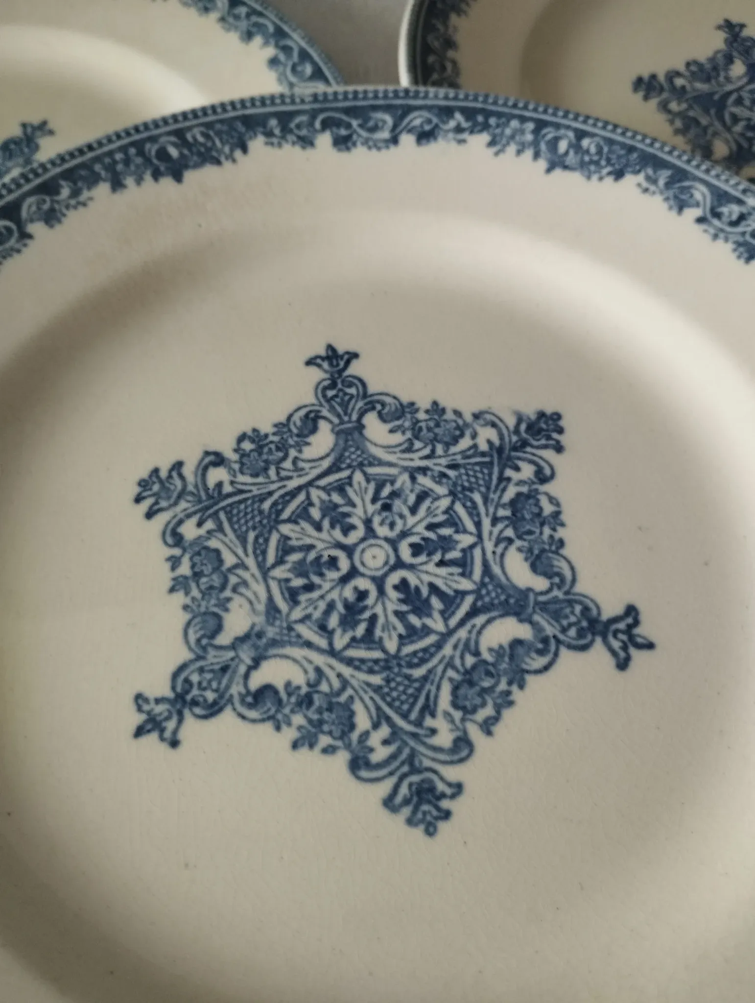 6 dessert plates ironstone J. Vieillard Bordeaux "Garland"