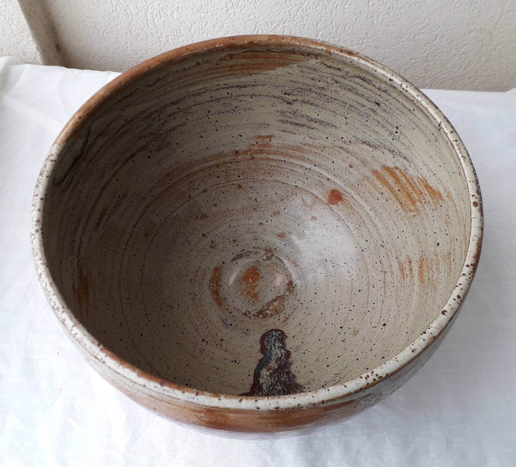 Stoneware salad bowl