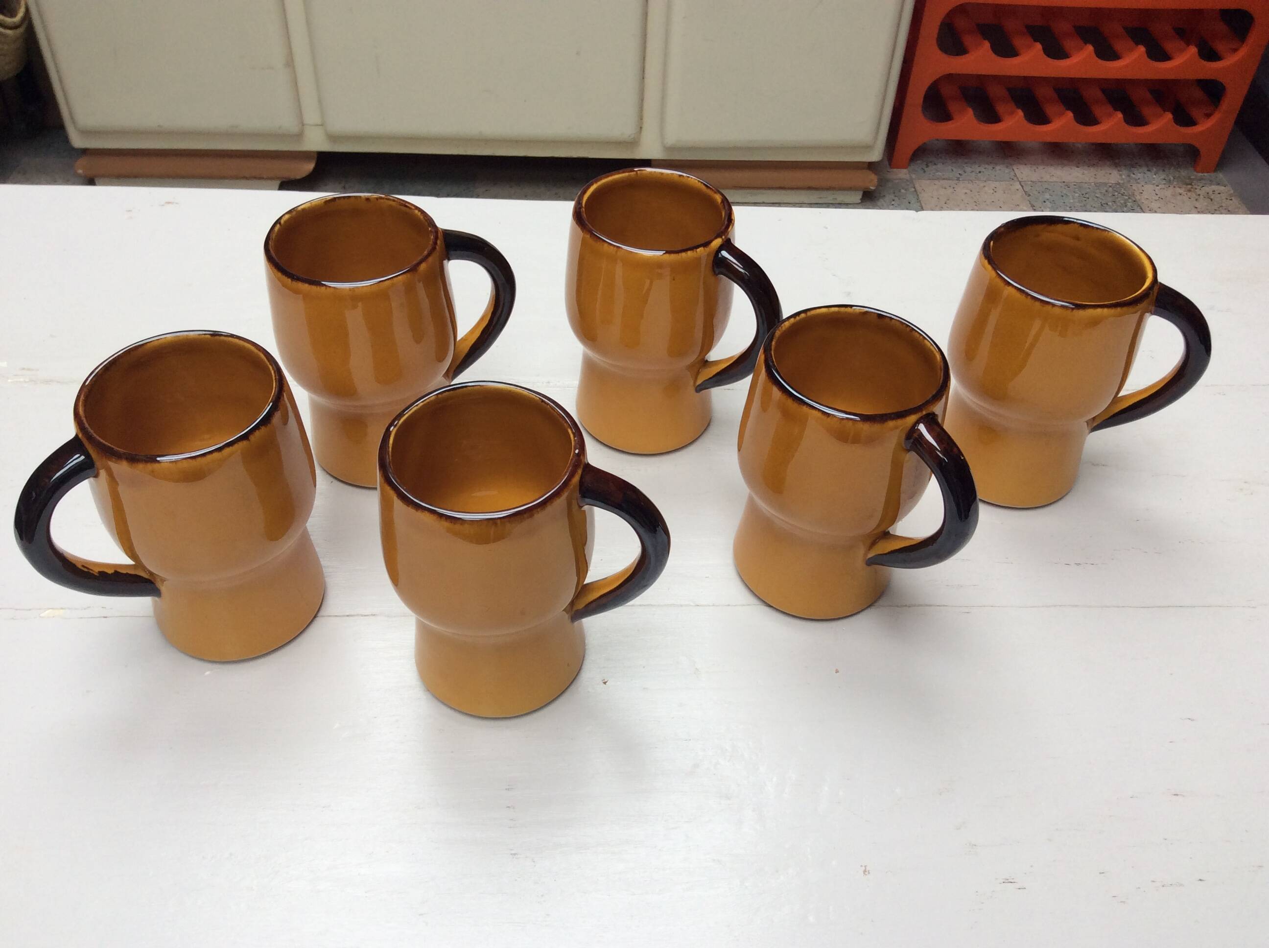 6 glazed terracotta mugs