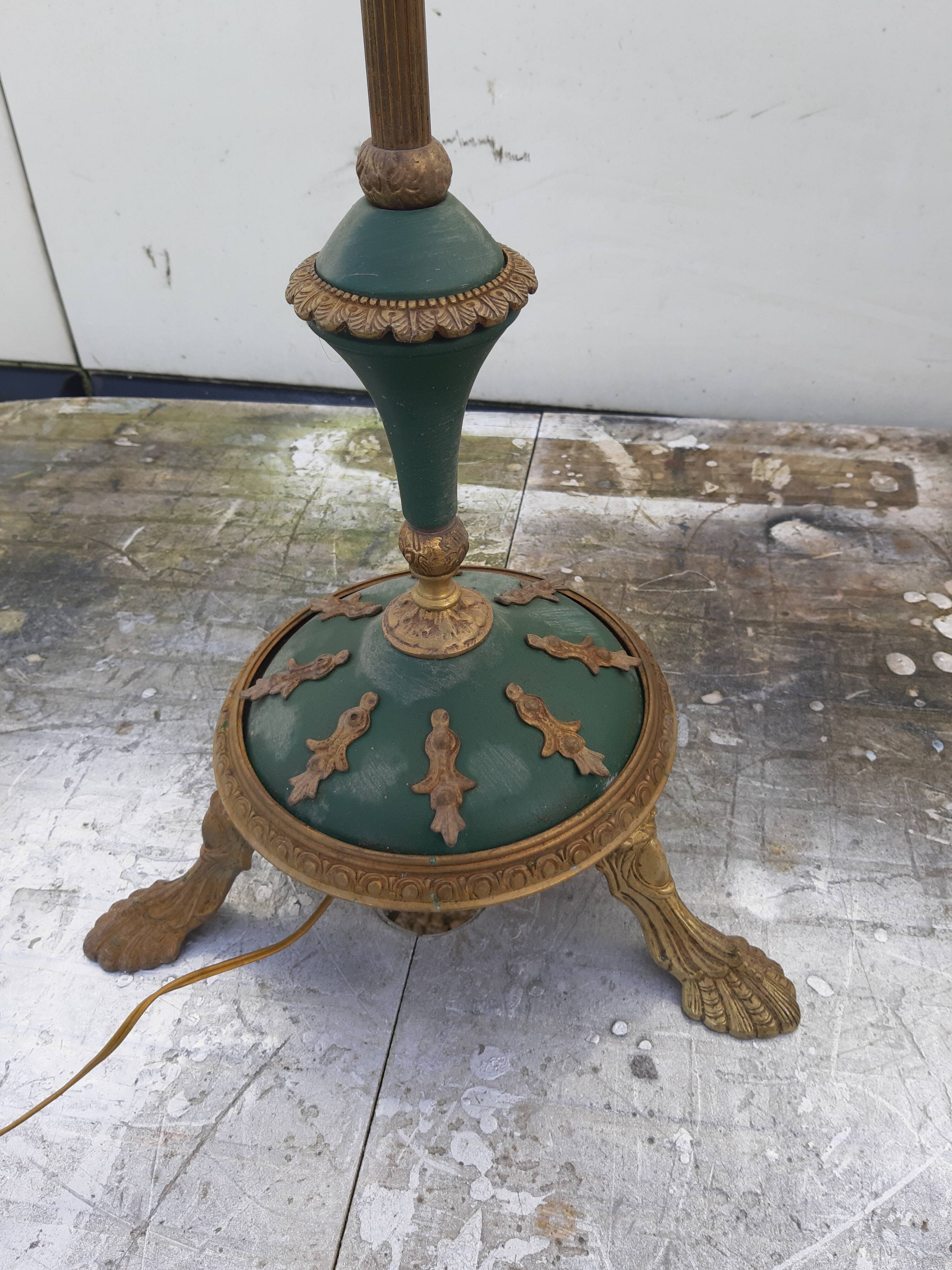 Lamp on empire style foot