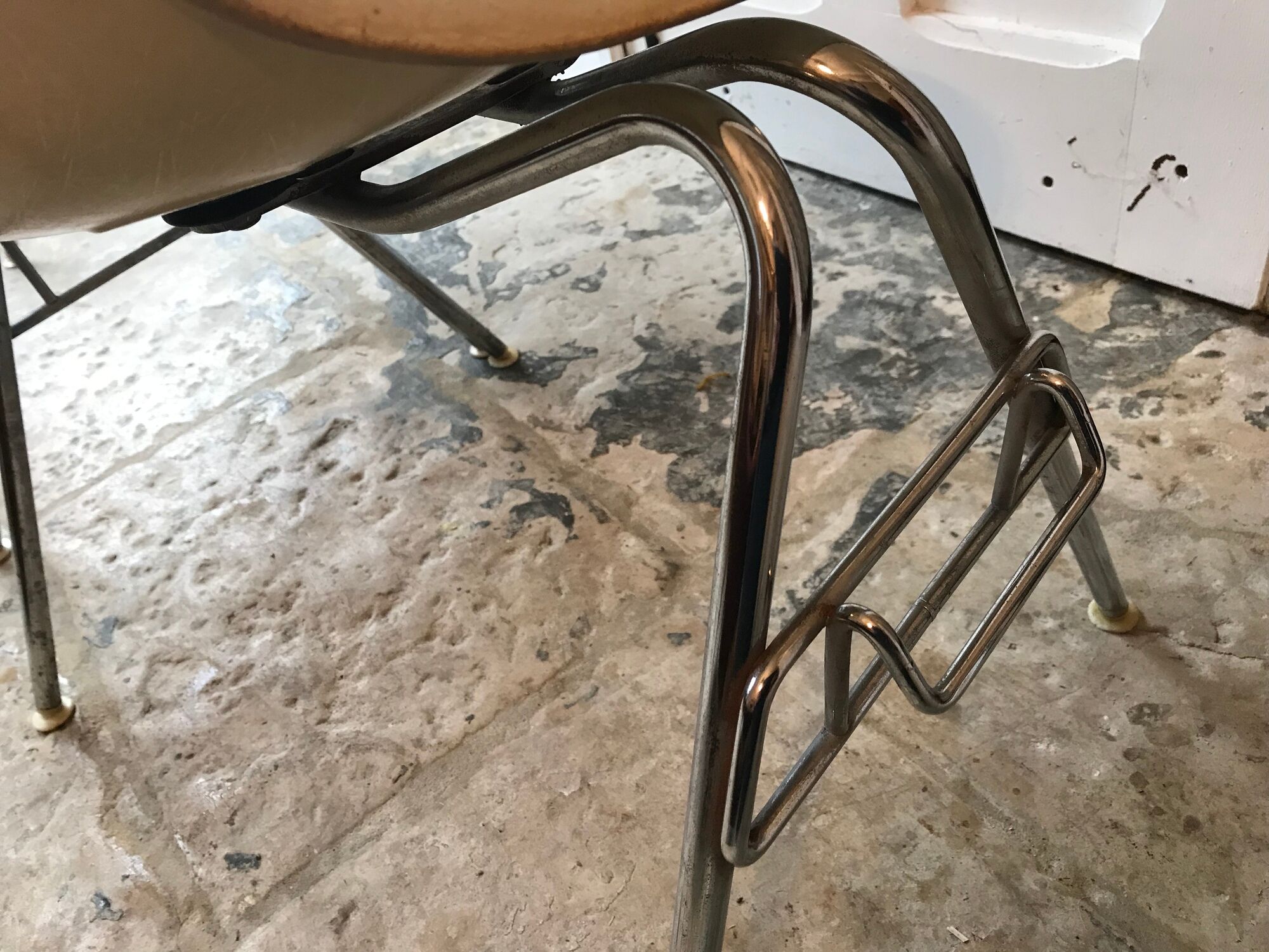 Set of 2 Eames chairs for Herman Miller fiberglass 1960-70's