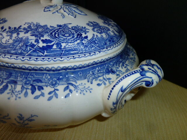 Villeroy Boch tureen model Burgenland