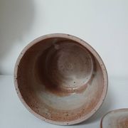 Stoneware pot with lid