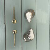 salerons vintage faïence décor coquillage + cuillères dorées en coffret