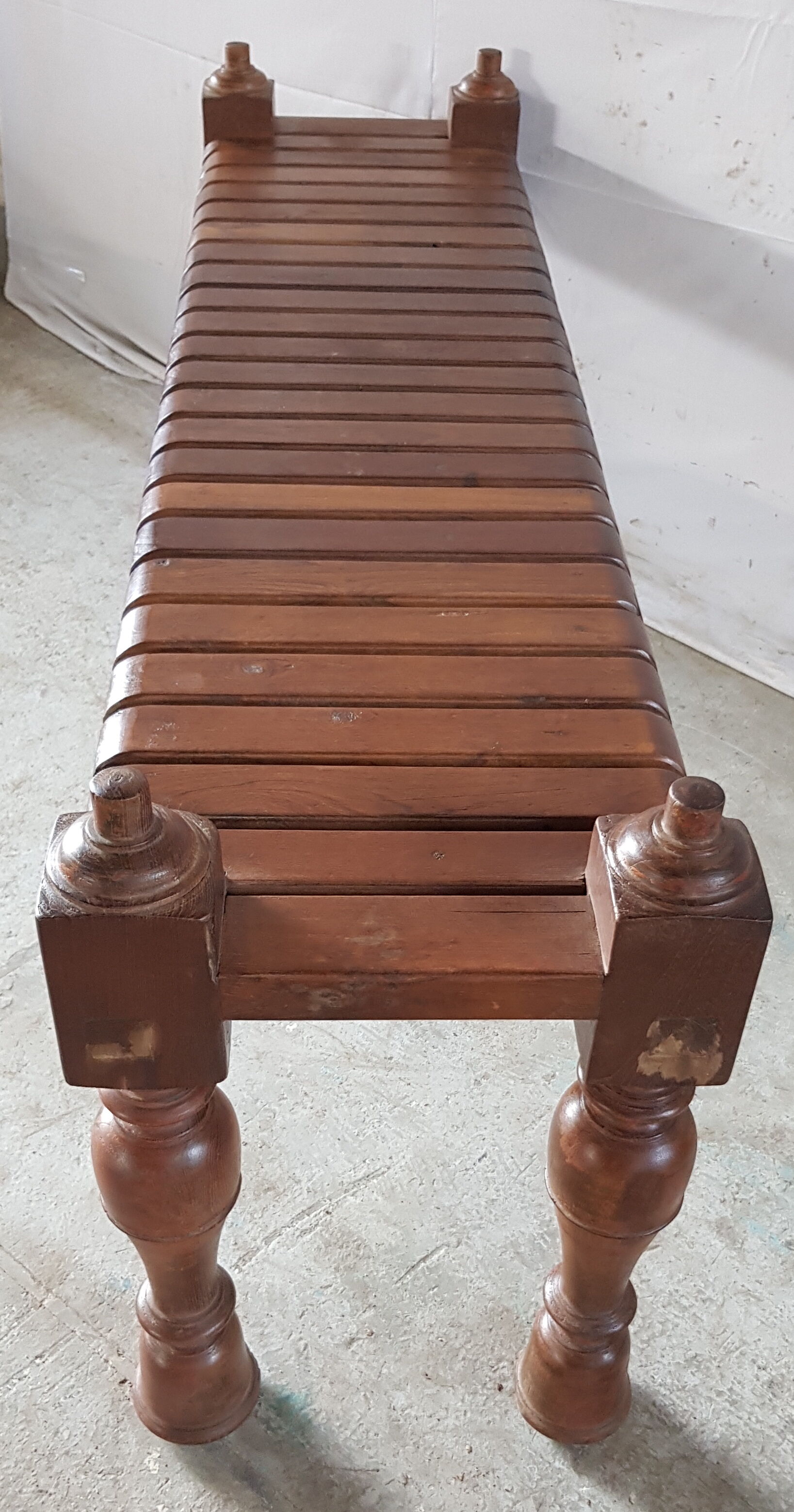 Bench in teak