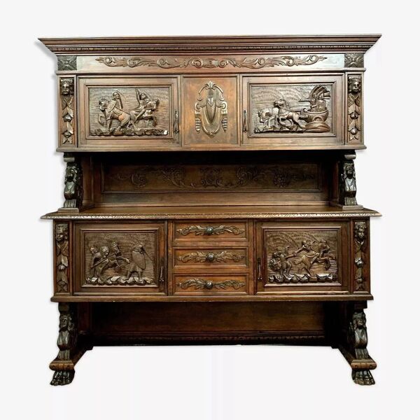 Buffet de pavillon de chasse style Renaissance en bois entièrement sculpté