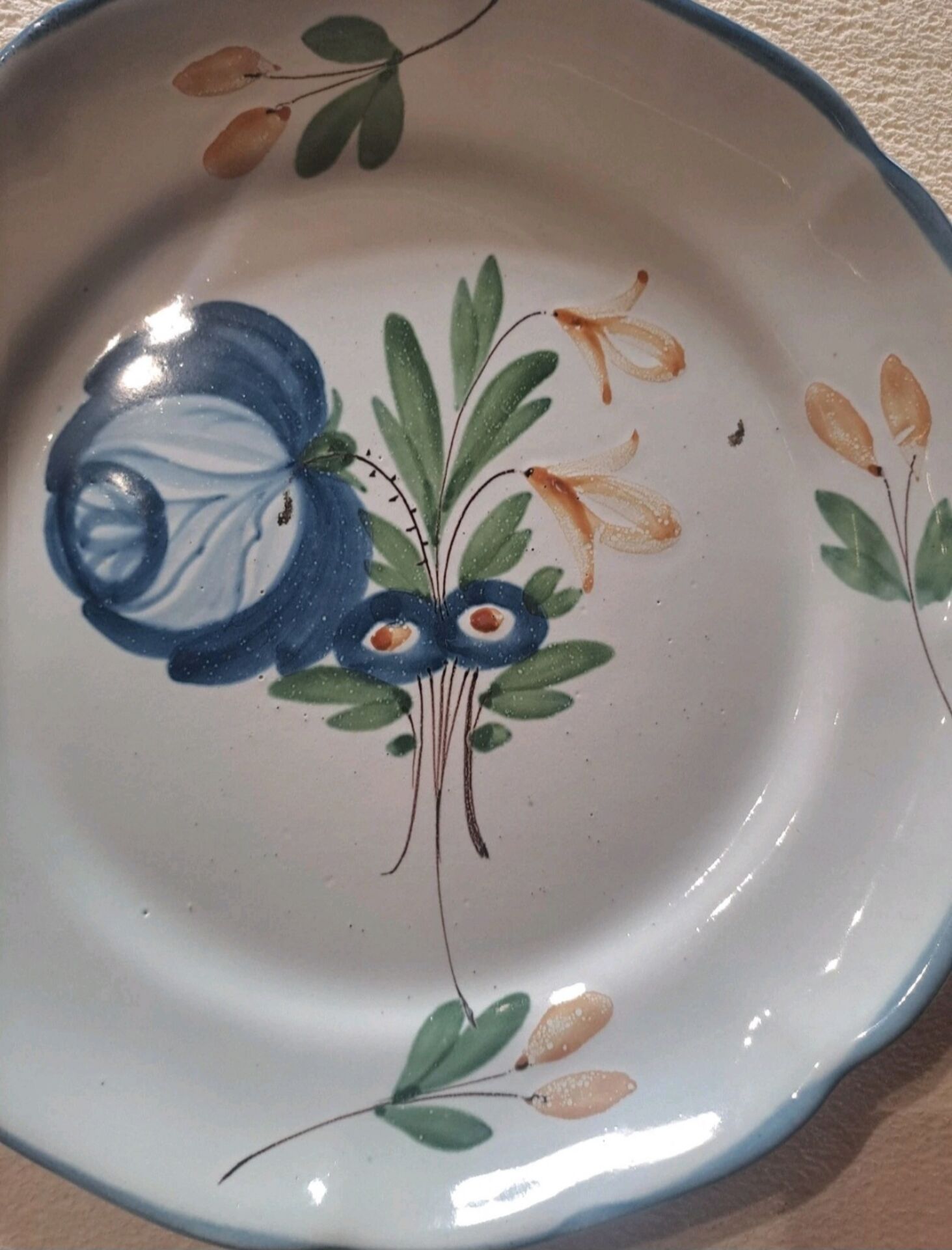 Earthenware plate from L'Est Walys, 19th century.