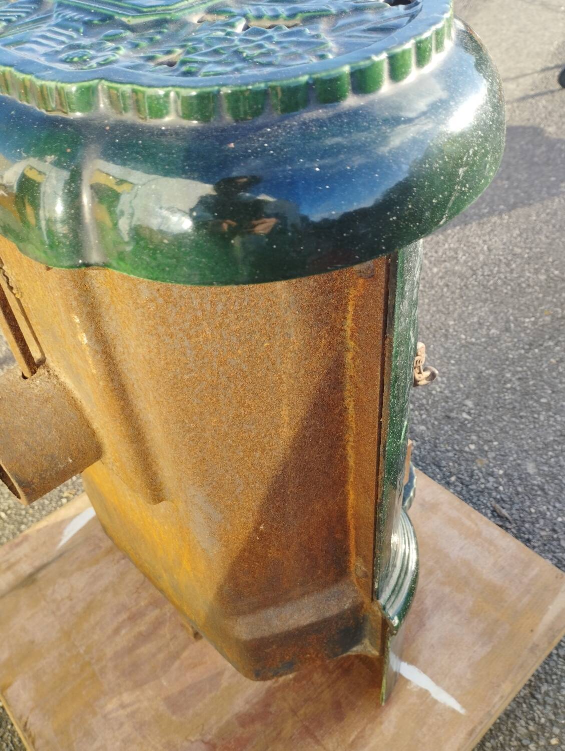 Lilyver Deville cast iron wood stove