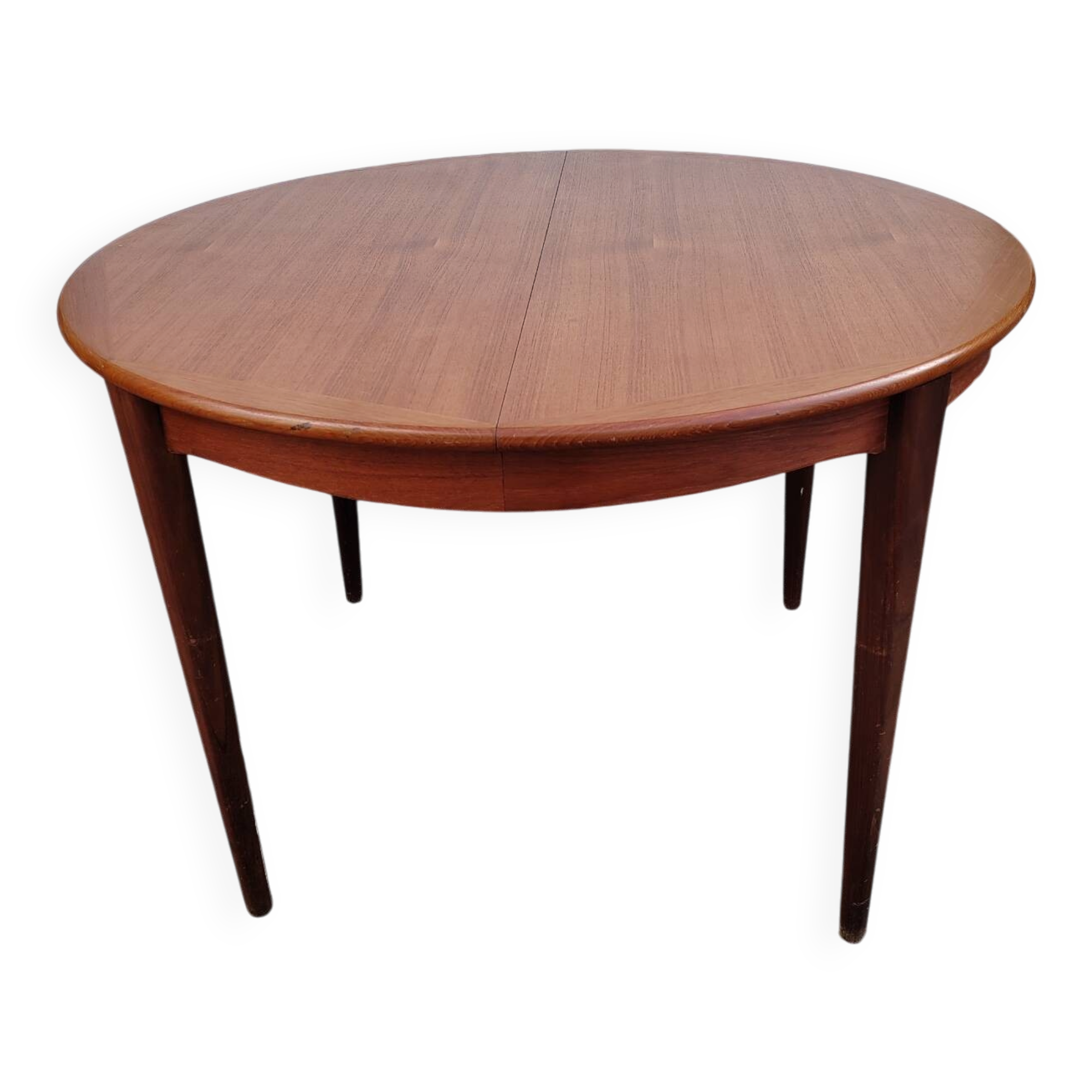 Extendable Scandinavian table