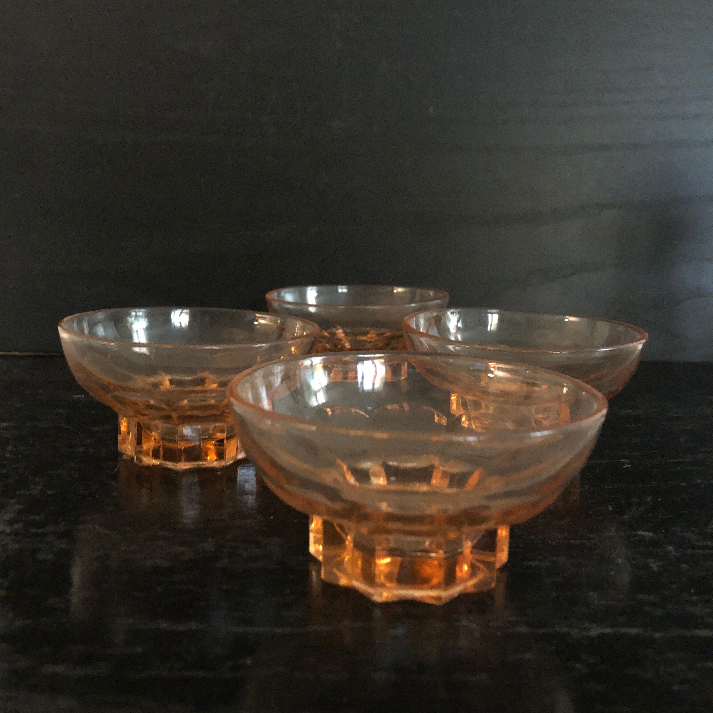 4 dessert cups