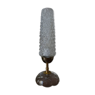 Retro chic bedside lamp with a diamond tip.
