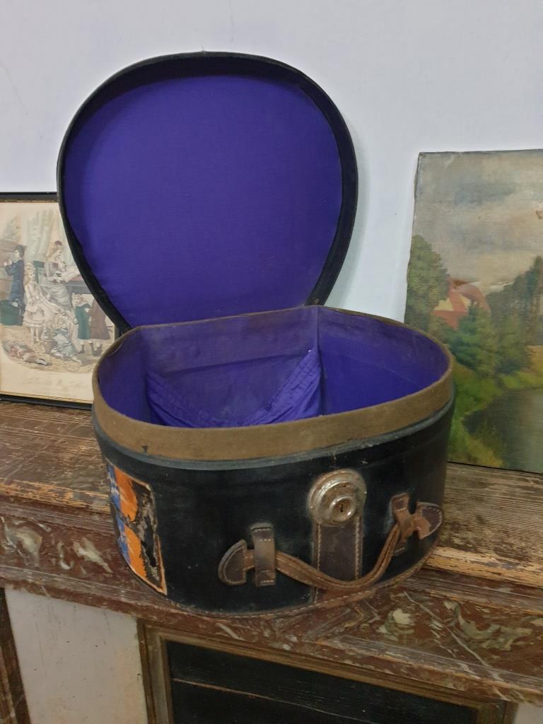 Hat box