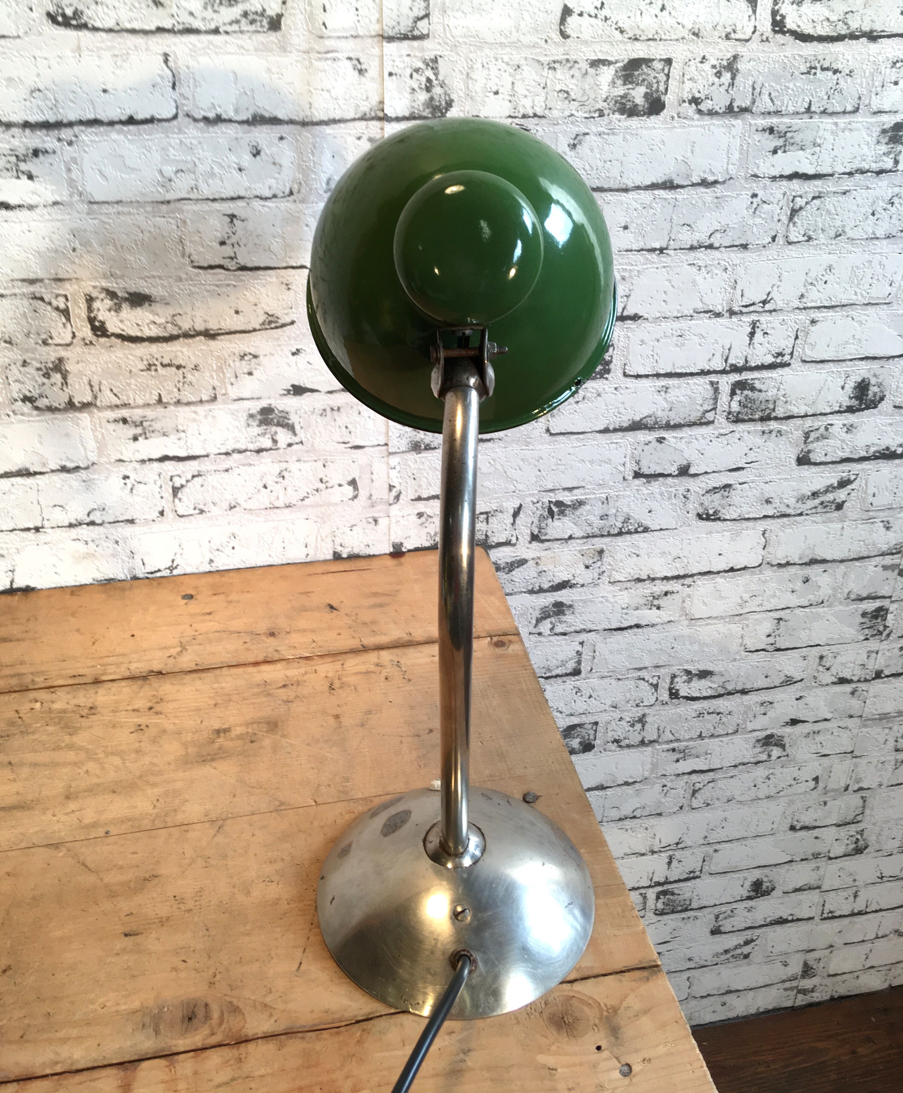 Vintage Industrial Green Enamel Desk Lamp, 1930s