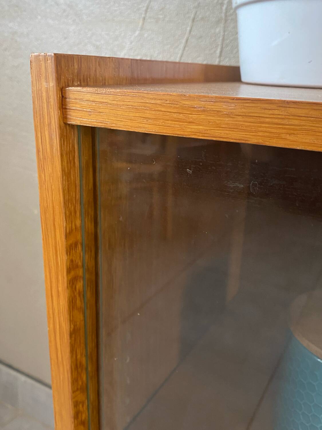 Vintage display cabinet (or TV cabinet)