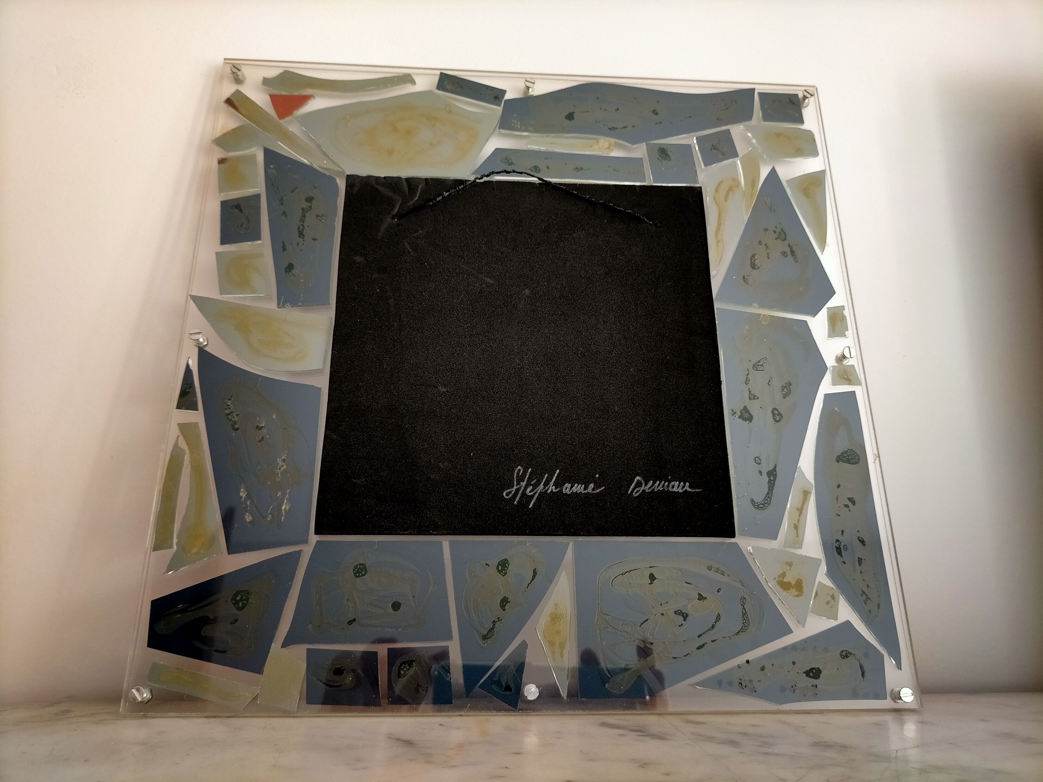 Mirror in disarray 30x30cm