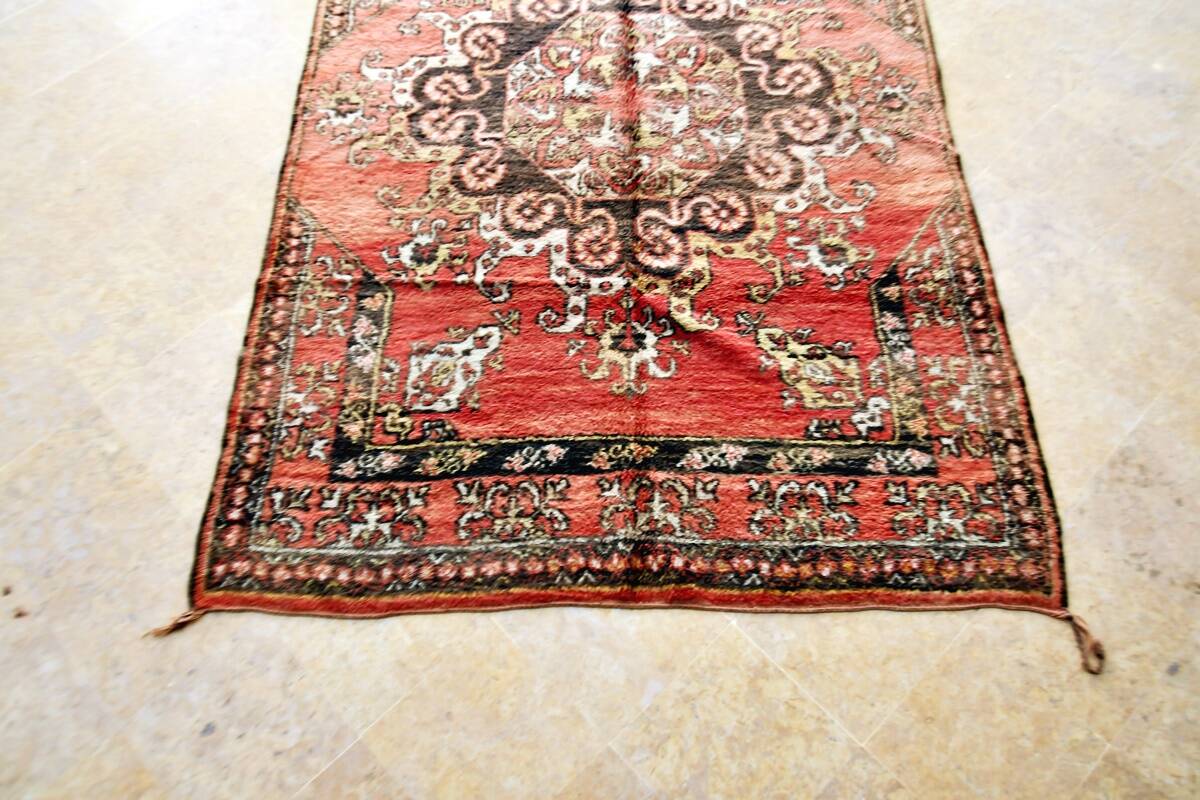 Moroccan Berber rug Boujaad vintage 250 x 160 cm Excellent condition