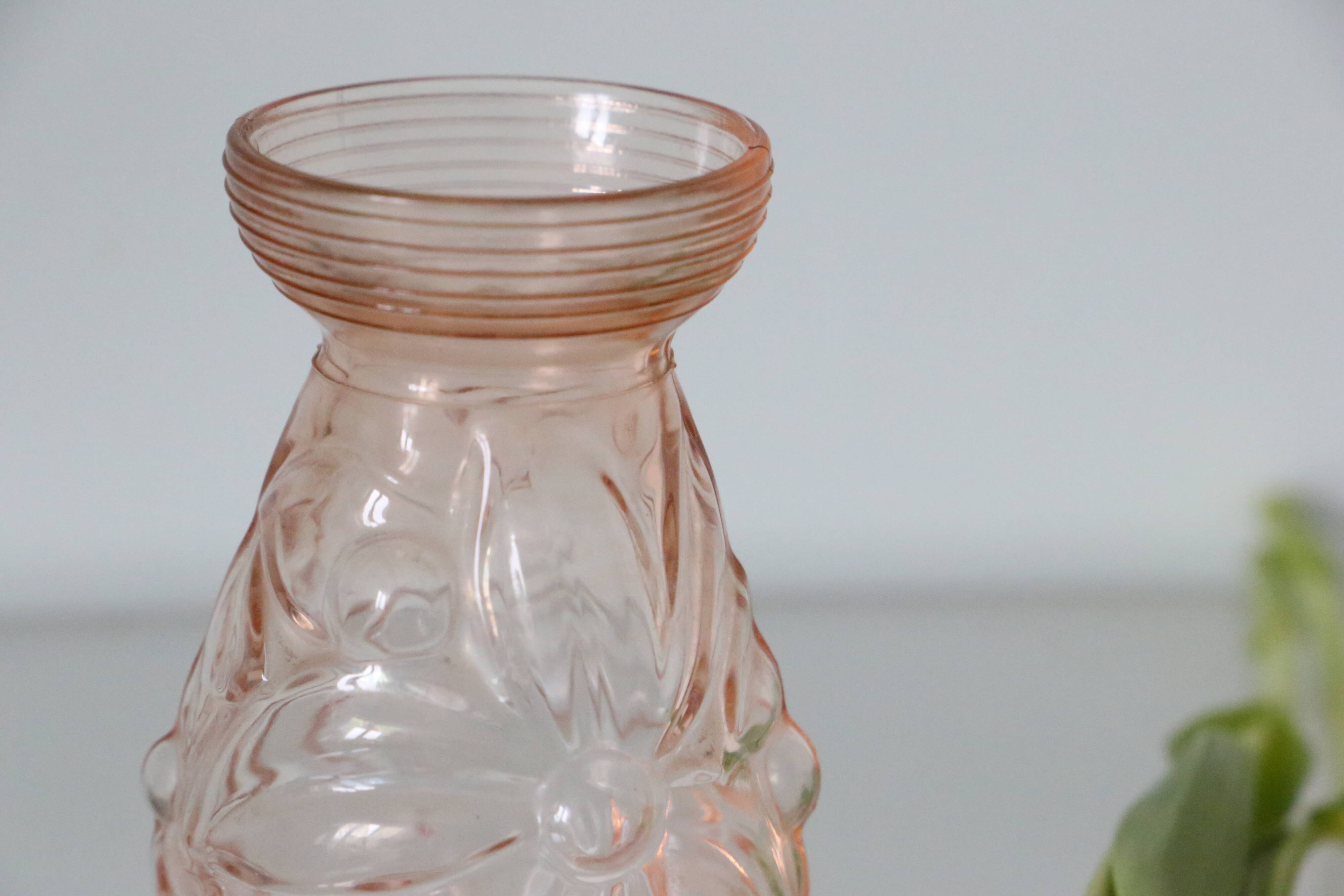 Little hyacinth vase in molded glass, vintage