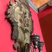 18th Century Rococo Venetian Polychrome and Mecca Lacquered Wooden Wall Sconces with Iron Arms, Set of 2