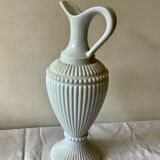 Carafe vase in white opaline