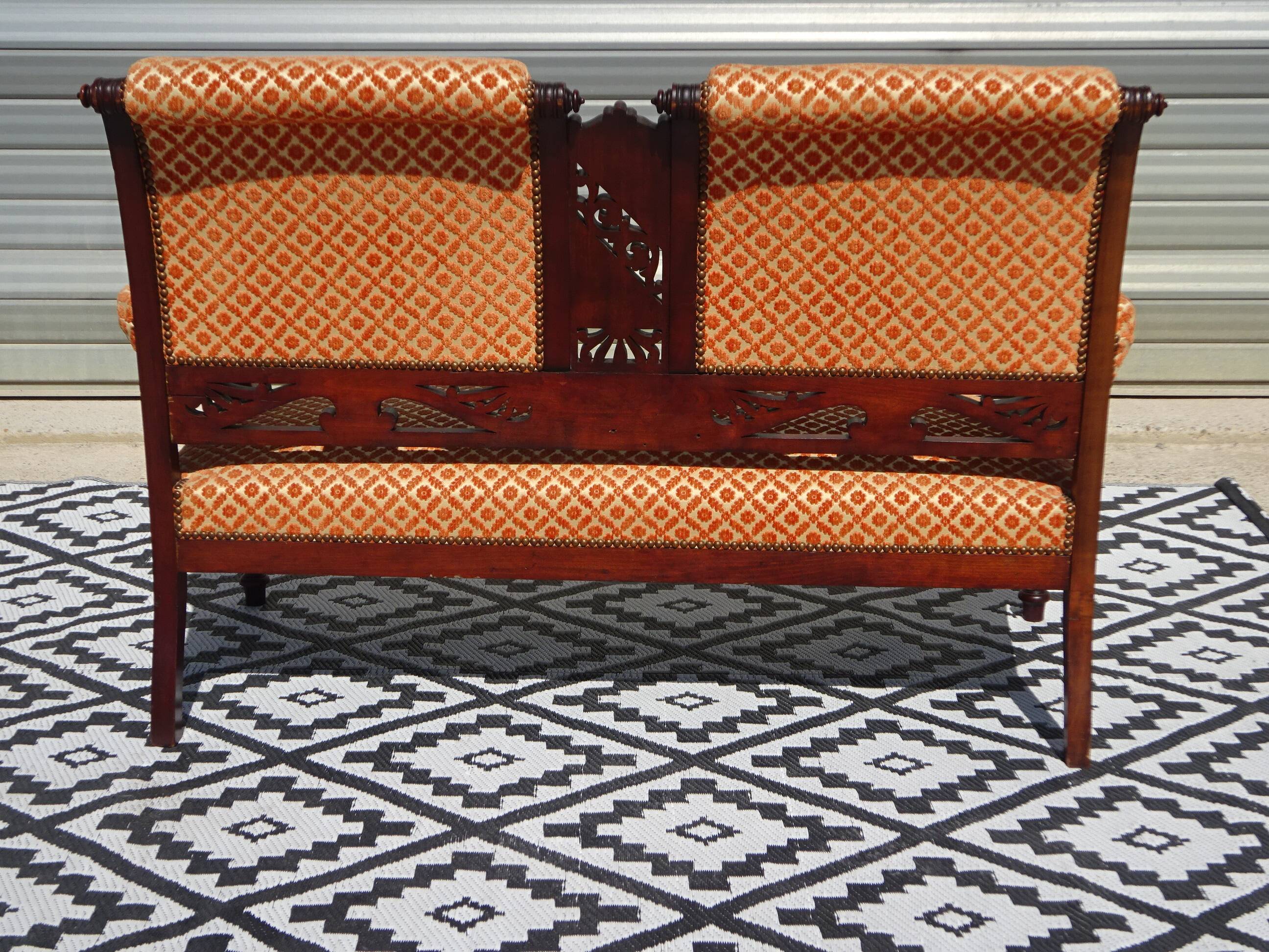 Banquette ancienne tissu velours