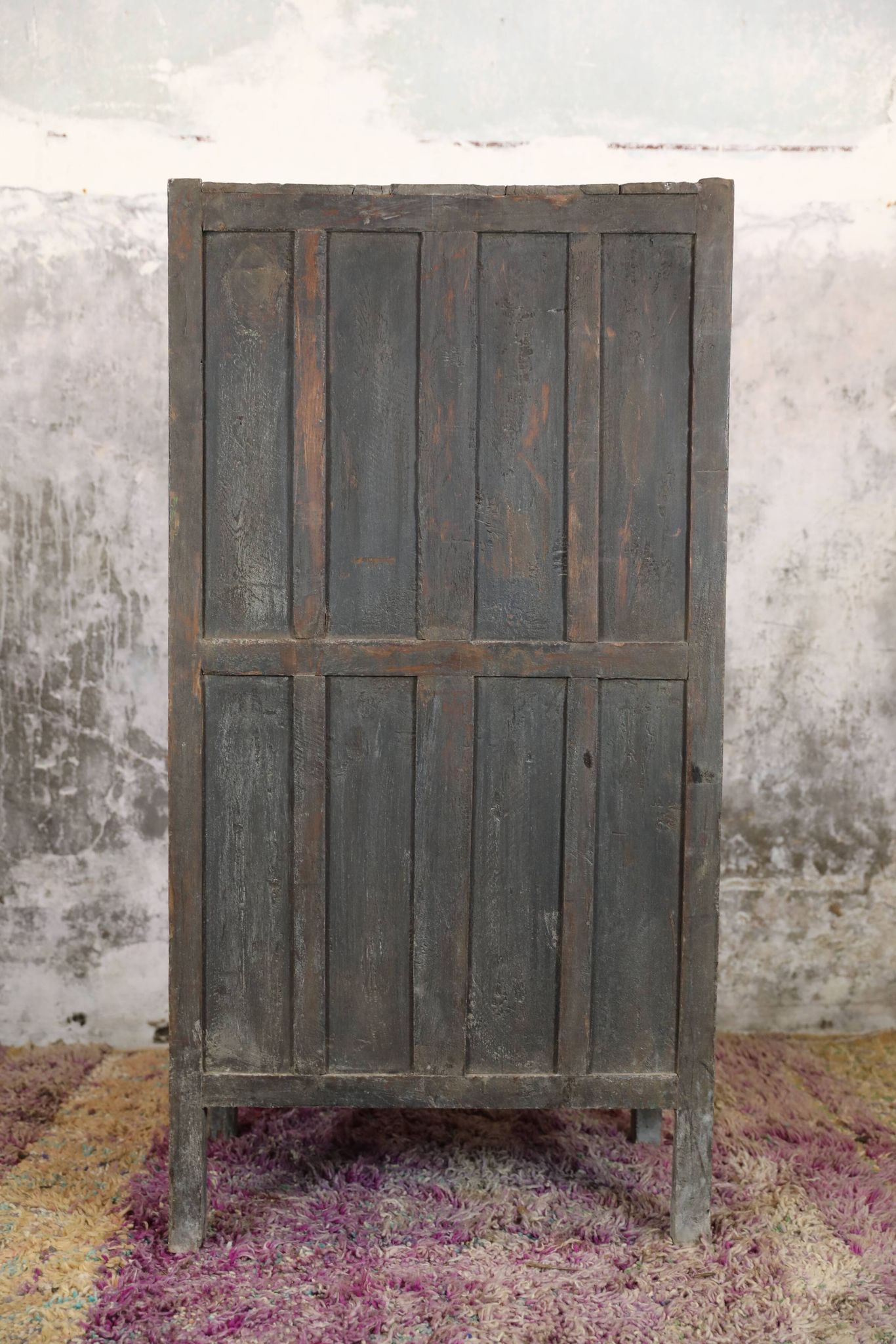 Indian furniture Blue patinated carved wardrobe with 2 doors and 1 shelf, unique piece