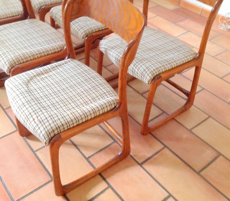 Baumann table and chairs