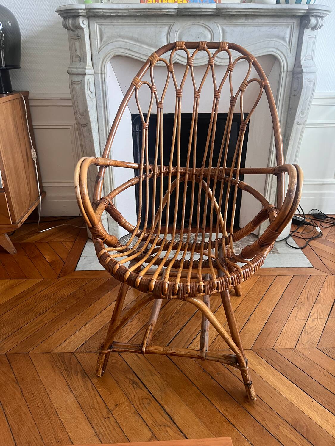 Fauteuil en rotin type oeuf