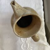 Carafe en grès beige
