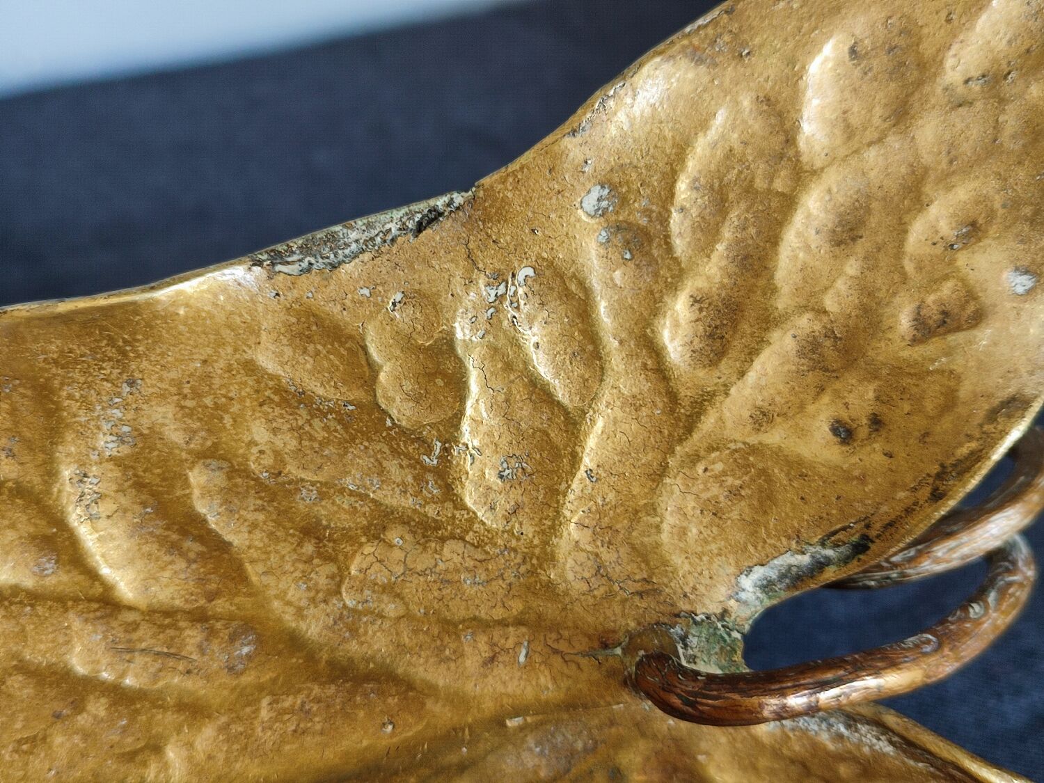 Antique bronze ivy leaf candle holder