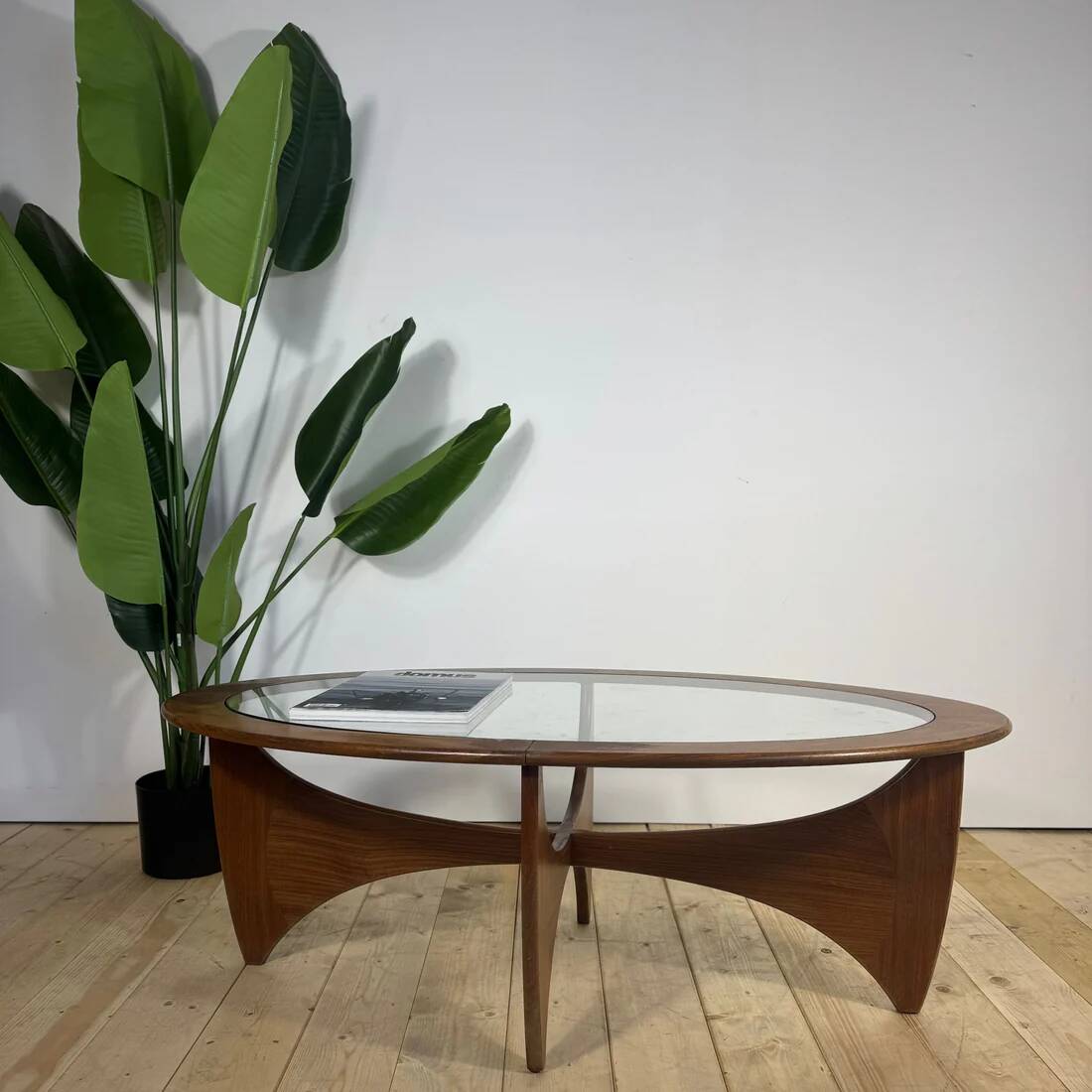 G-Plan Astro oval coffee table in teak and glass – Mid-century icon
