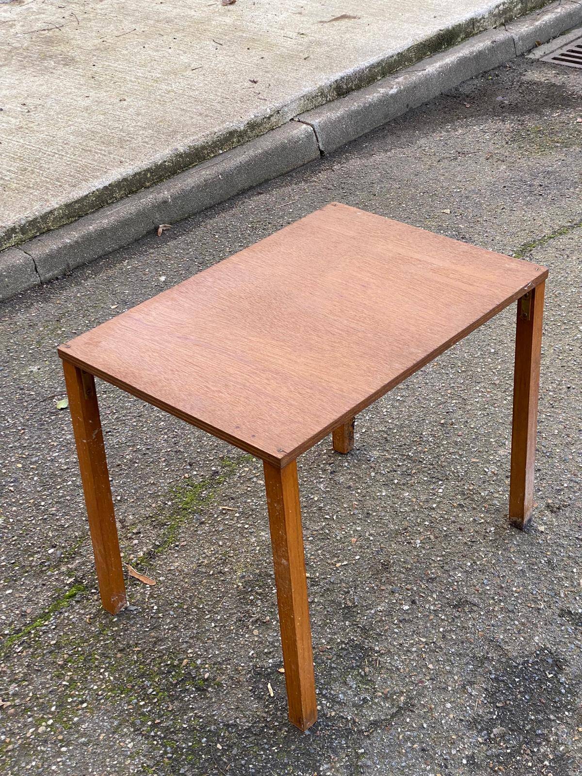 Rectangular Scandinavian coffee table in wood