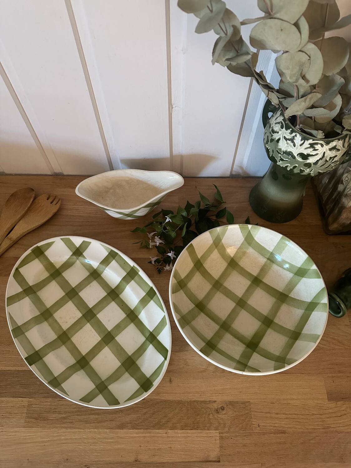 Set of dishes Moulin des loups