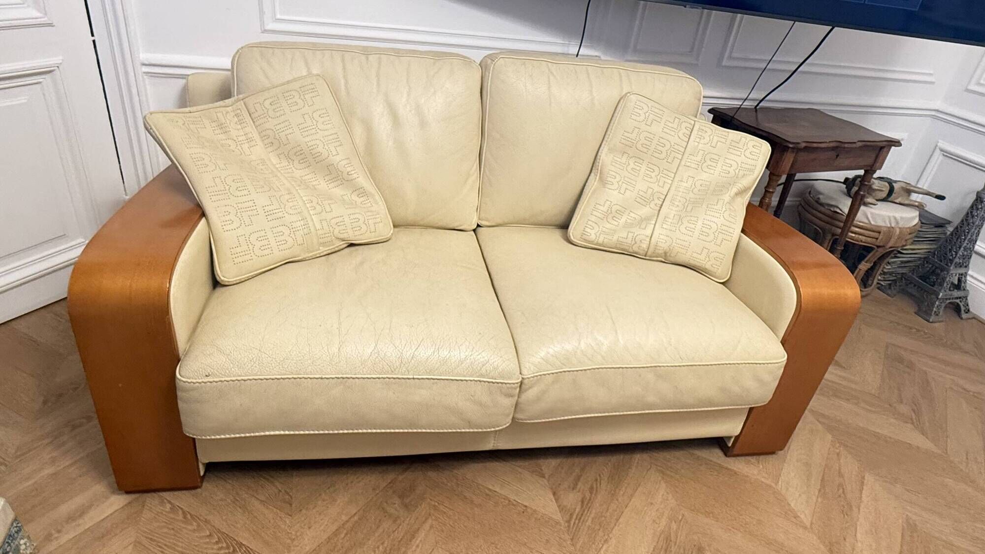 2 sofas 2 seats B&B Italia, cream leather and wood