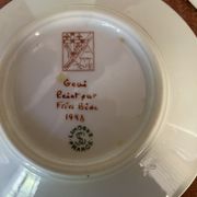 Deux tasses en porcelaine monastiques