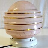 Plafonnier ou lampe à poser abat-jour opaline rose et support porcelaine– années 50