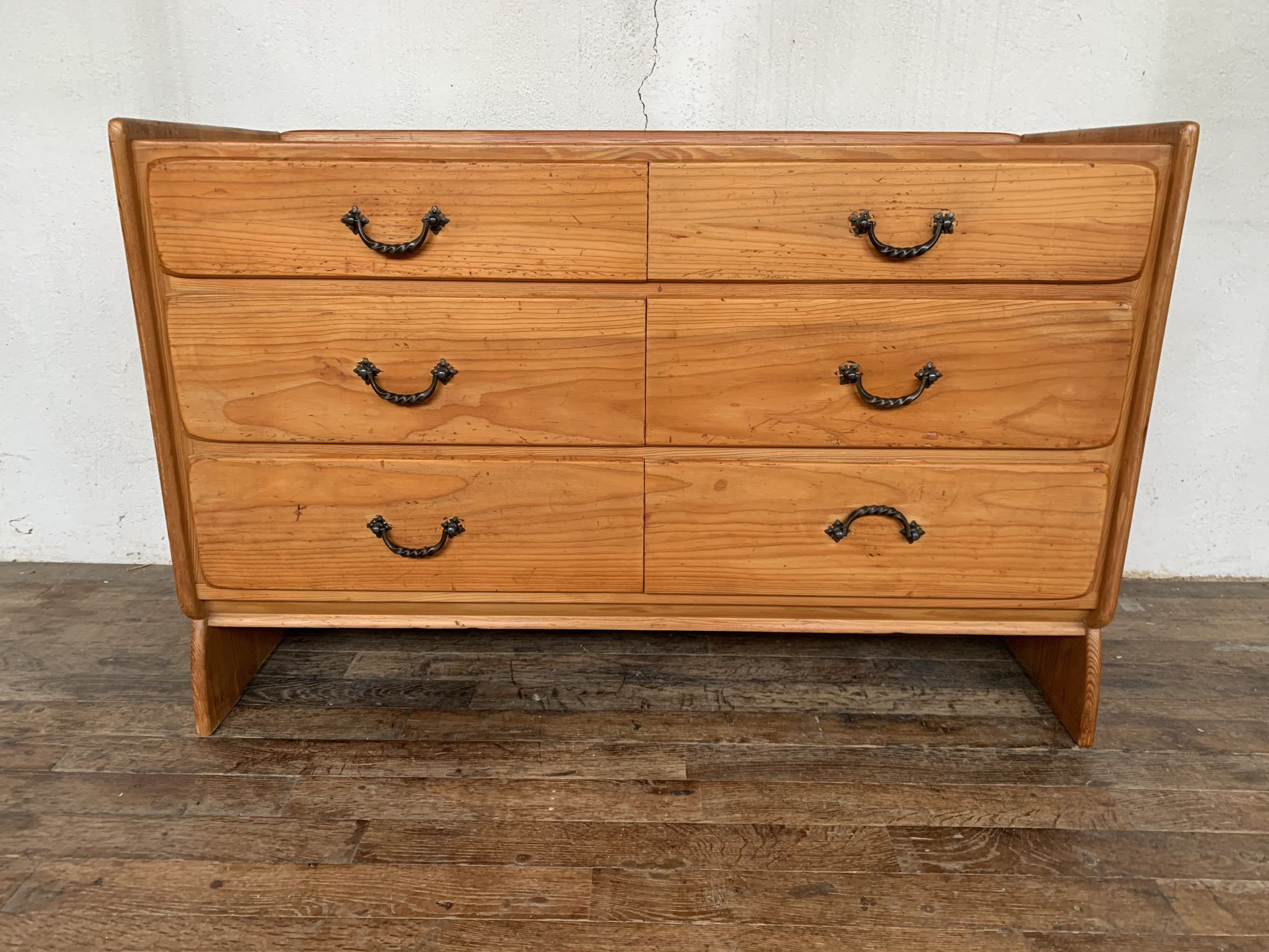 Vintage dresser