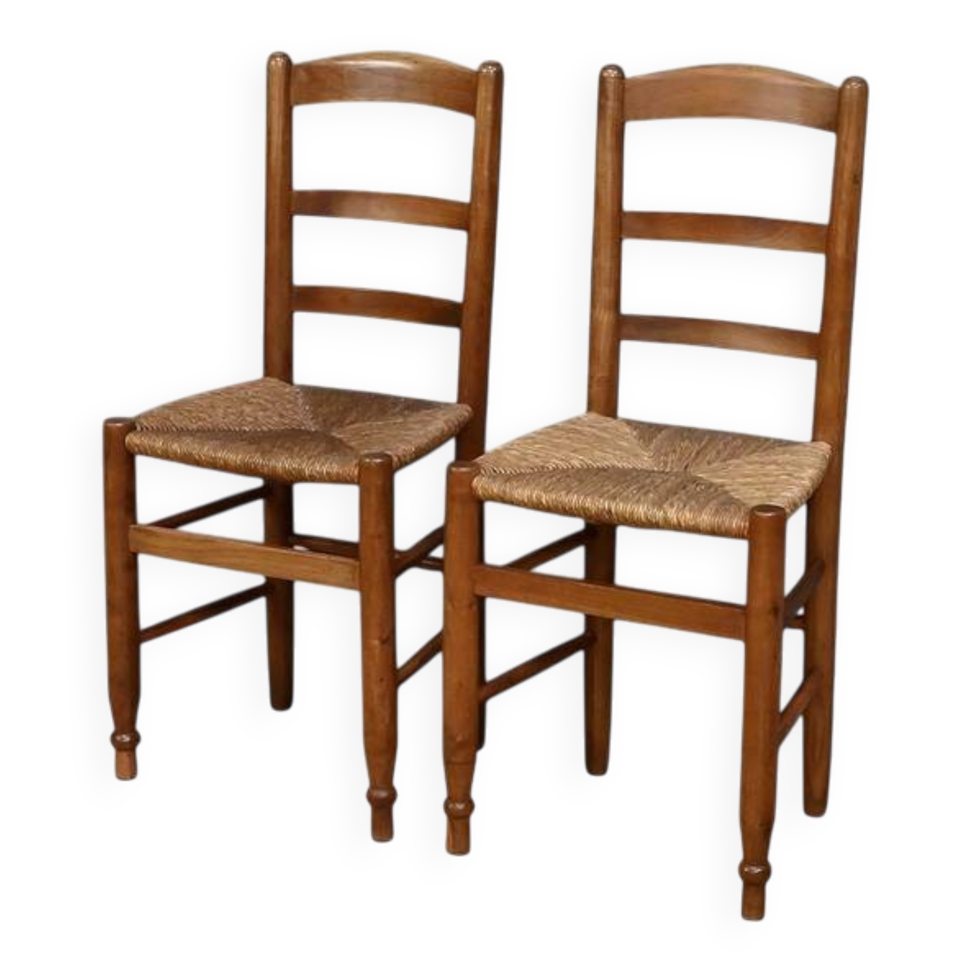 Pair of rush-seated chairs in cherry wood – late 19th century