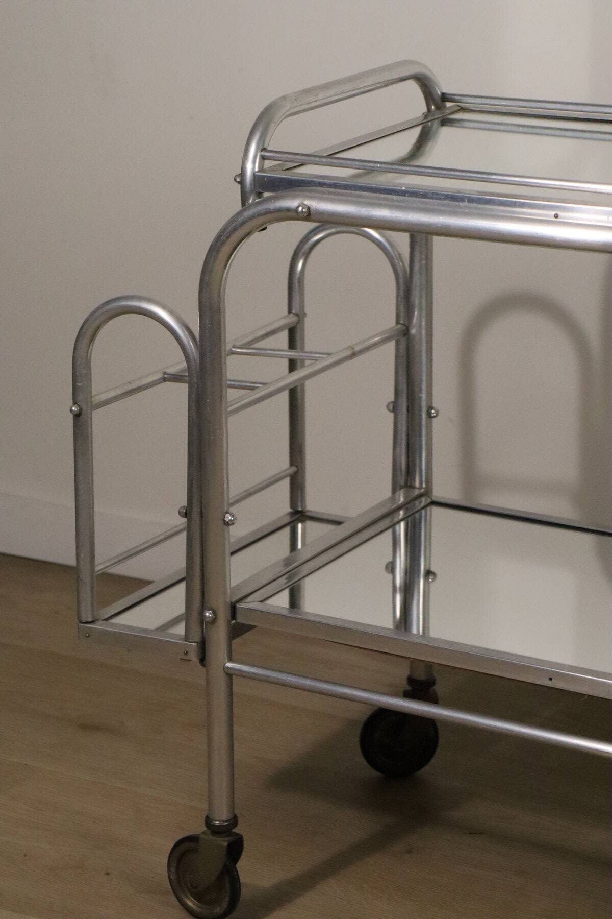 Desserte roulante vintage années 70 en métal chromé et verre miroir