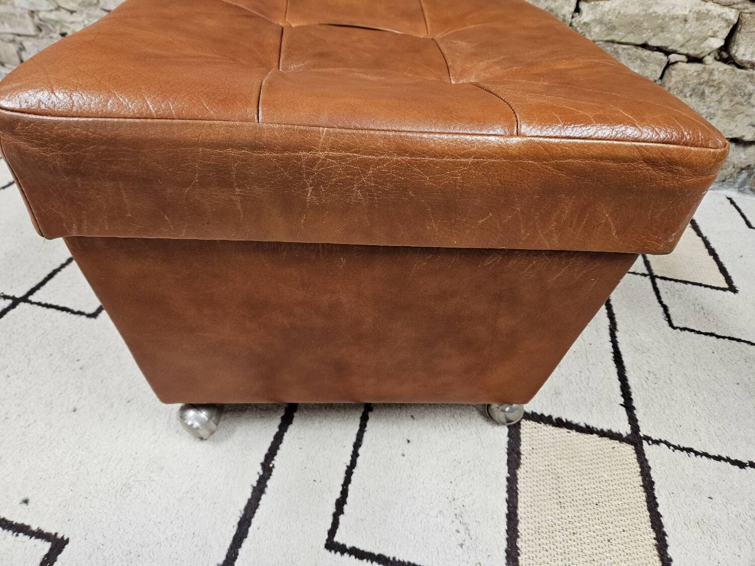 Ottoman chest pouf 1960 leather on vintage casters