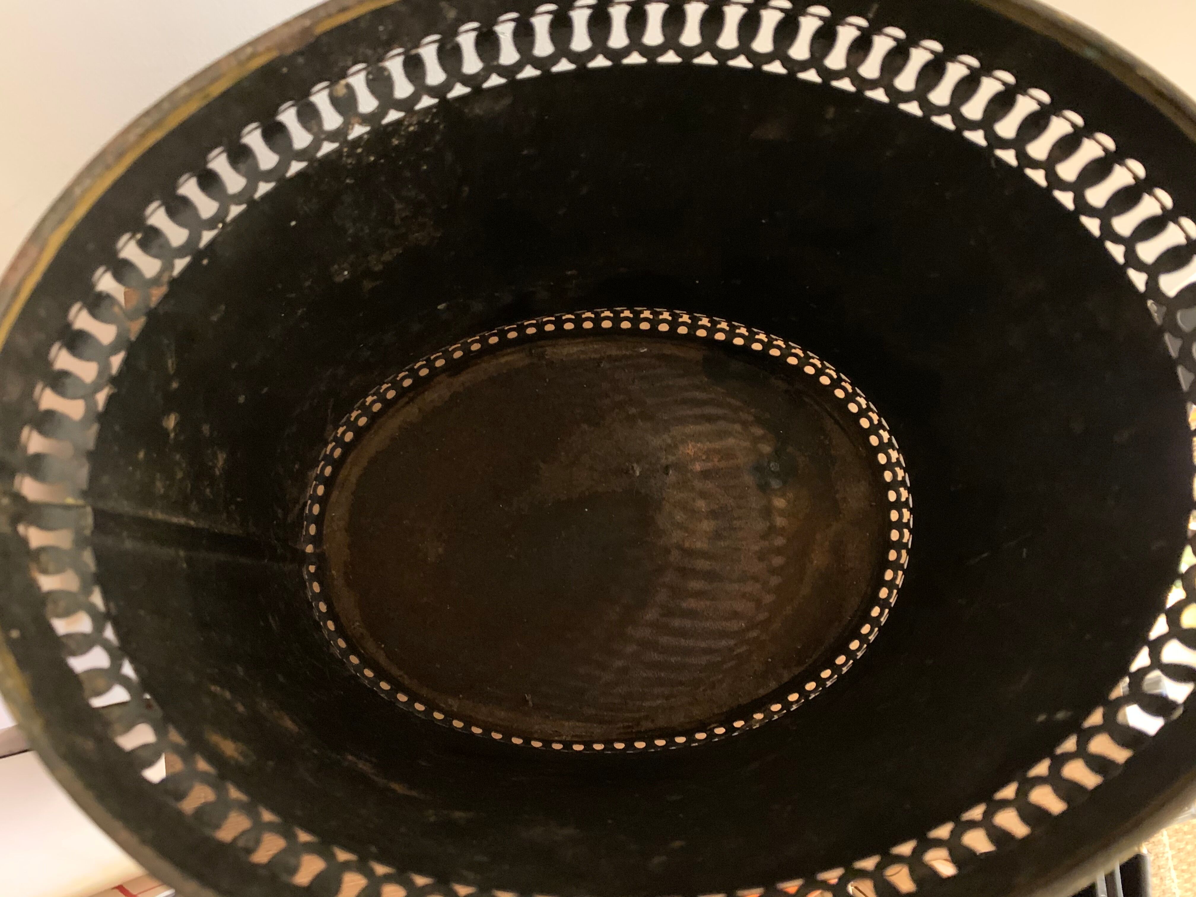 Napoleon III paper basket in leather imitation painted sheet metal