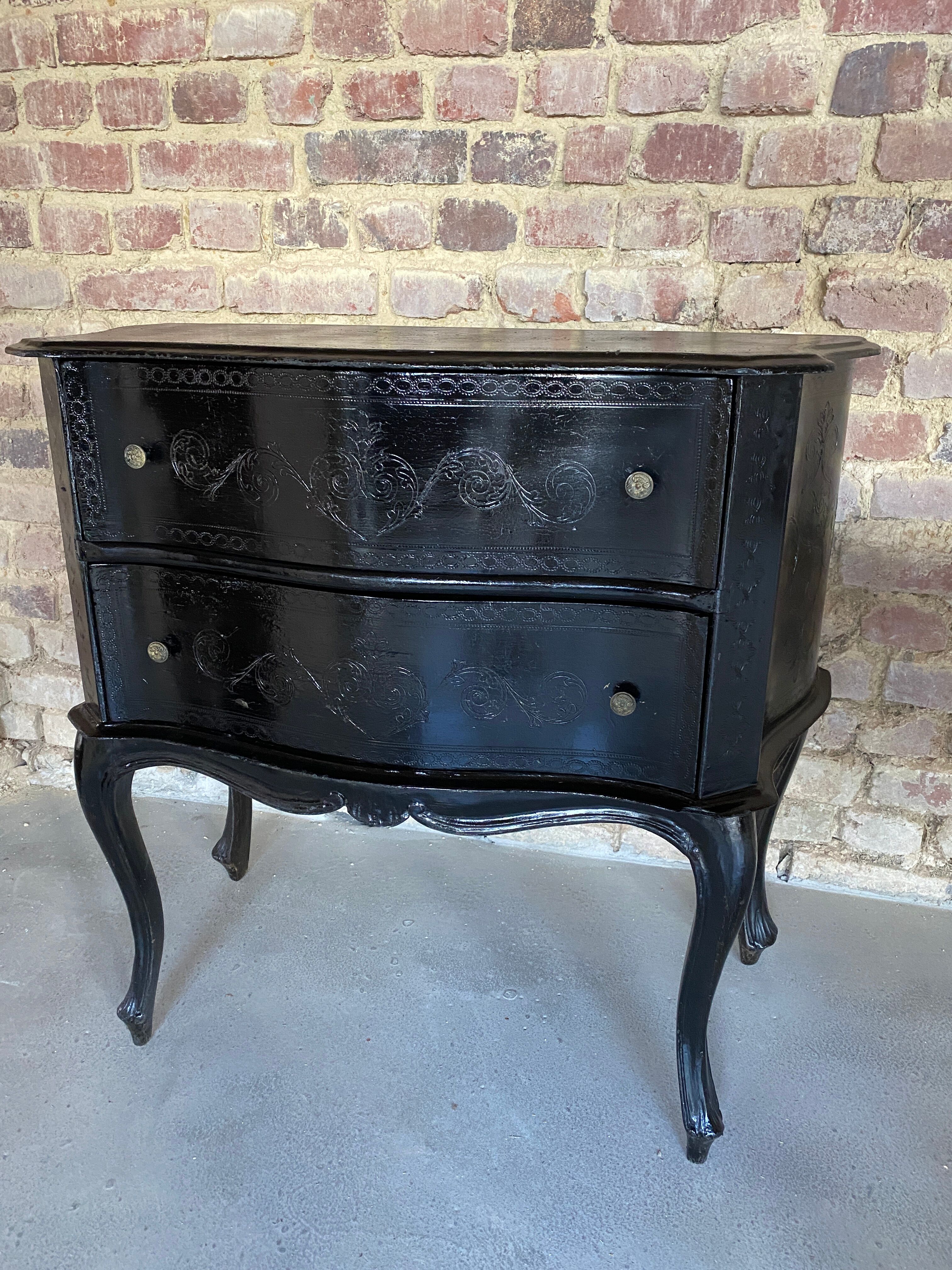 Small chest of drawers Louis XV black