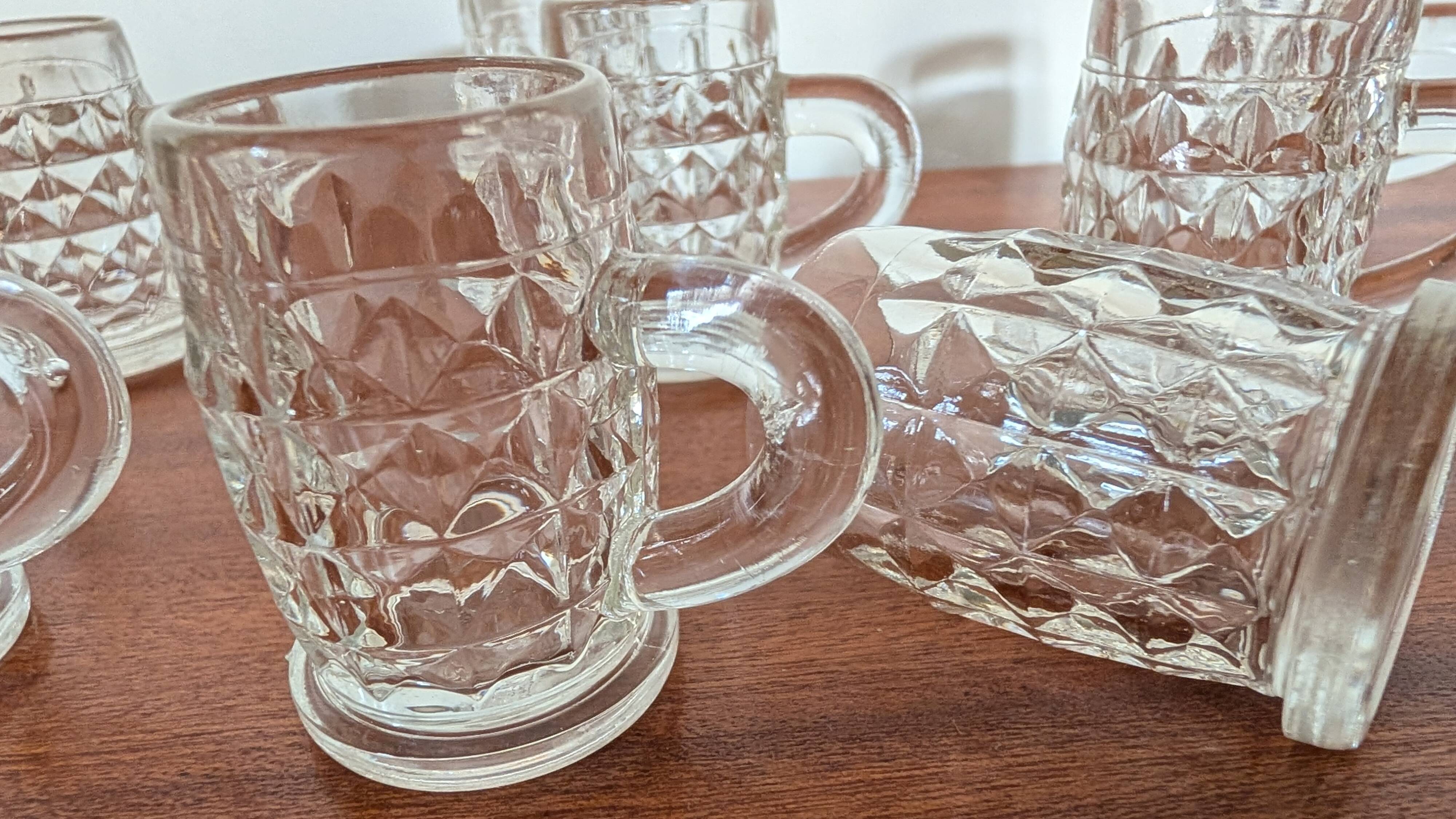 10 verres à liqueur en forme de chope
