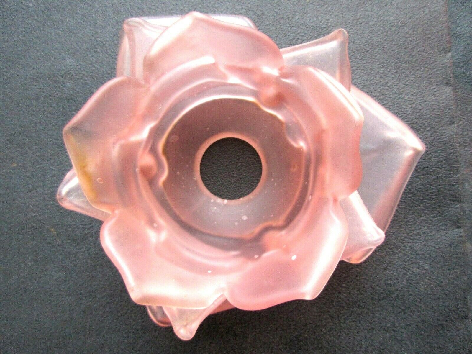 Art Deco wall light gilded bronze carved with cherries, pink tulip Rose in pink glass paste