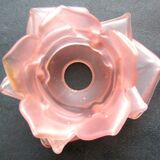 Art Deco wall light gilded bronze carved with cherries, pink tulip Rose in pink glass paste