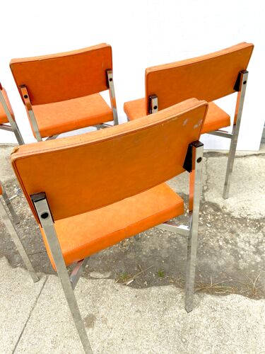 Serie de 4 chaises rétro en simili cuir orange MCA K6 - structure en tube chromé