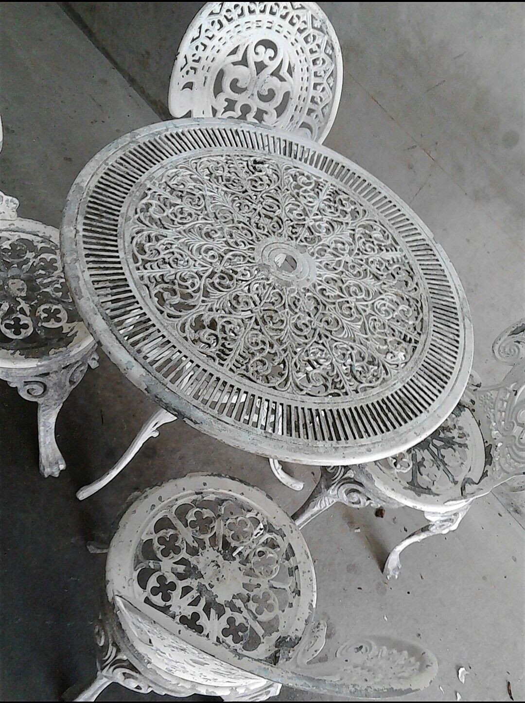 English garden salon