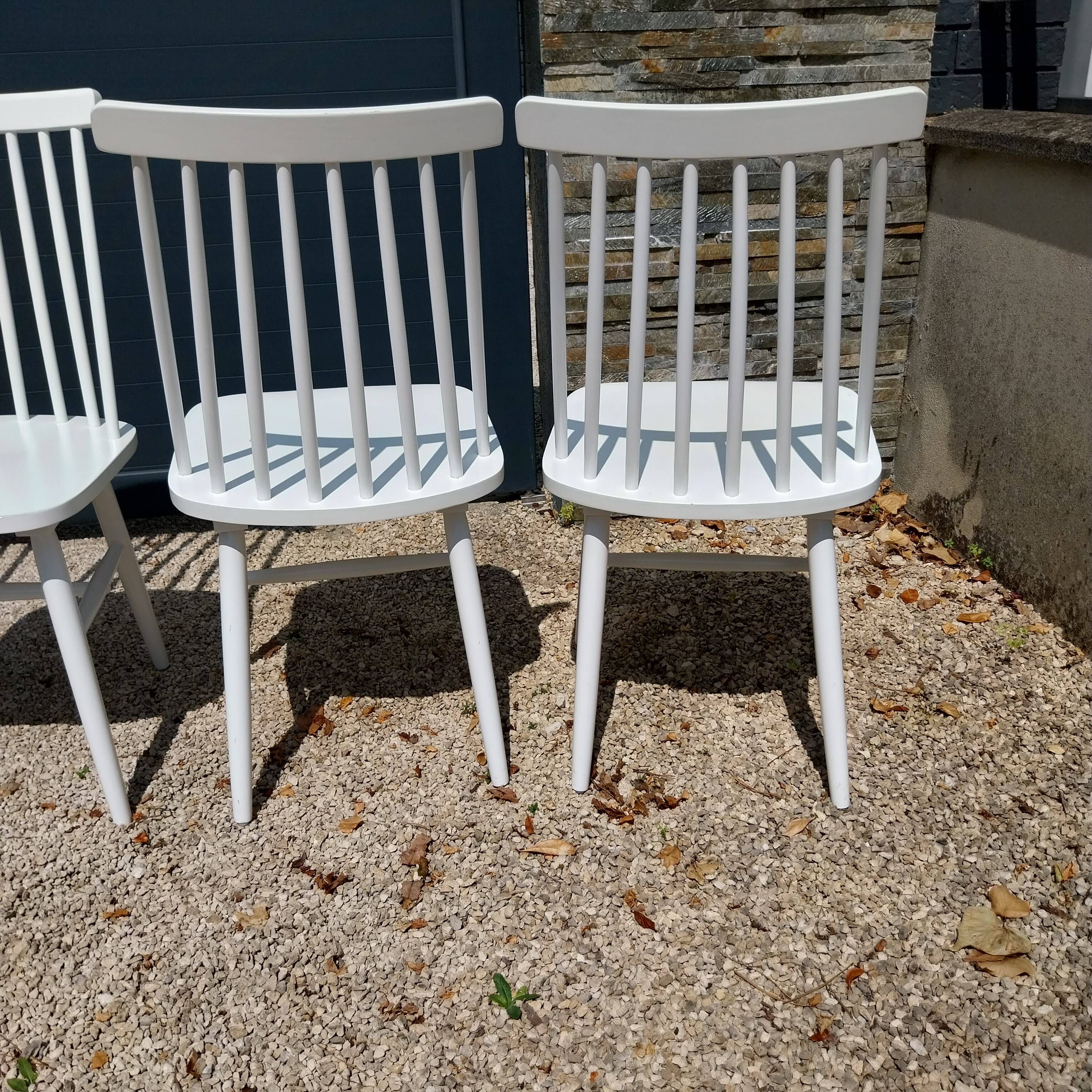 Lot 4 Scandinavian style chairs
